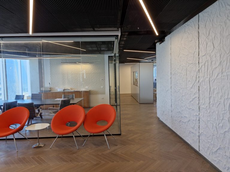 להשכרה במגדל סקיי טאוור 293 מטר משרדים מושקעים נוף פתוח