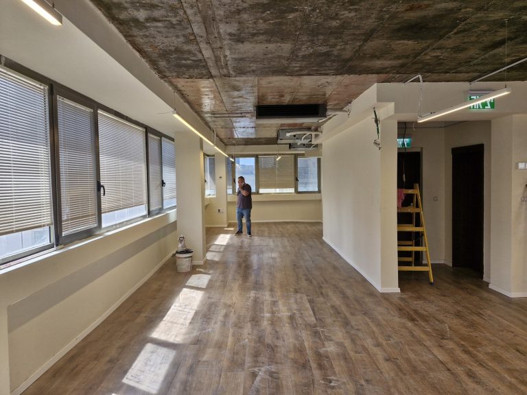 להשכרה בשכונת מונטיפיורי 135 מטר משרדים חדשים ומעוצבים