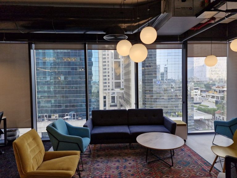 להשכרה בגני שרונה 900 מטר משרדים מושקעים ומעוצבים