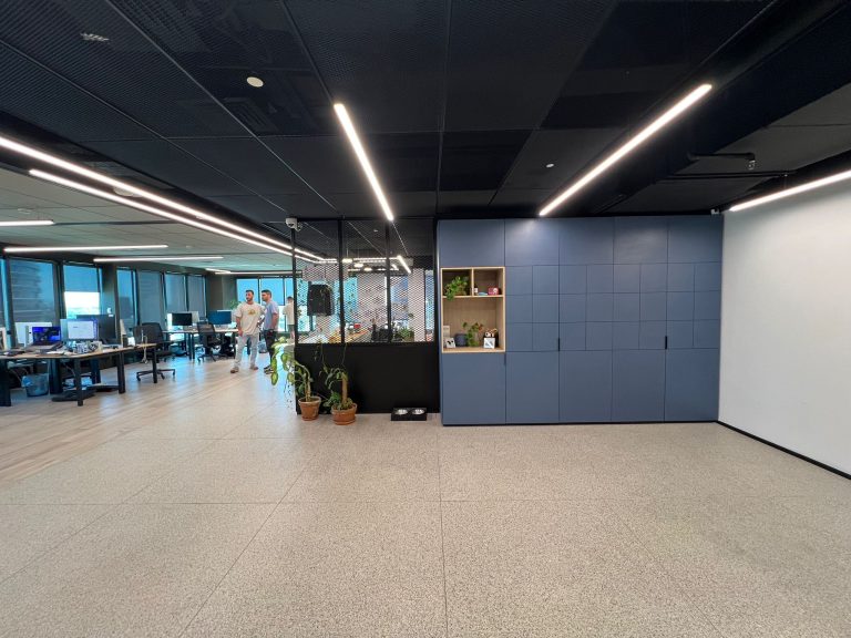 להשכרה בדרך מנחם בגין 250 מטר משרדים מושקעים ומרוהטים נוף פתוח