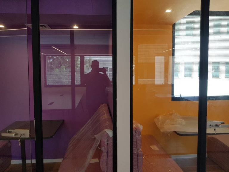 להשכרה בשרונה 230 מטר משרדים מפוארים ומעוצבים אפשרות לריהוט