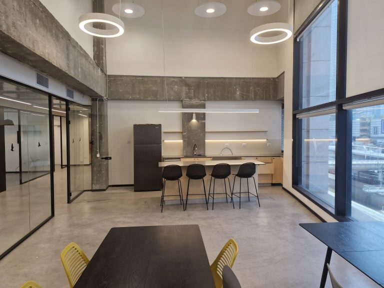 השכרת משרדים צמוד לתחנת רכבת השלום 460 מטר